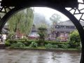 E da questa parte il monastero